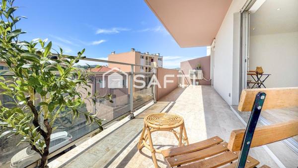 Grand appartement Centre Ville Le Lavandou