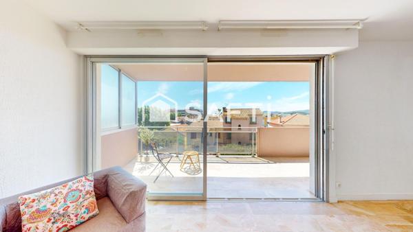 Grand appartement Centre Ville Le Lavandou