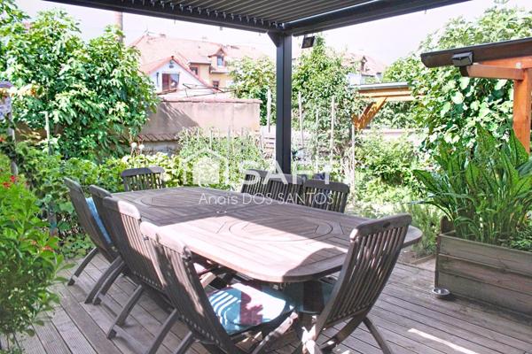 Appartement 5 pièces avec jardin privatif, cave et garage