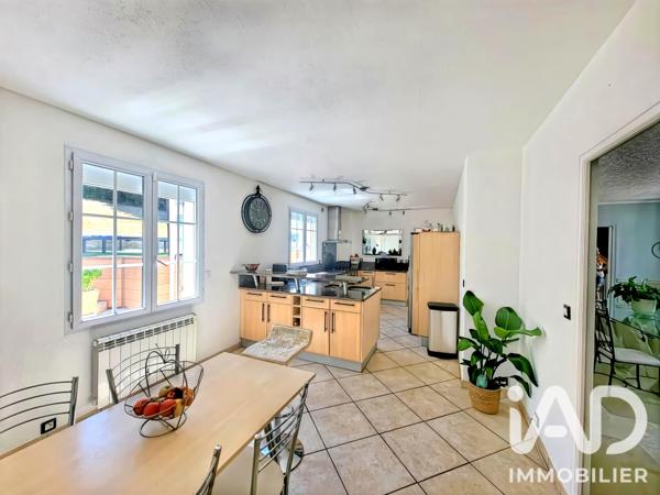 Maison à vendre 9 pièces 251 m² Seraincourt