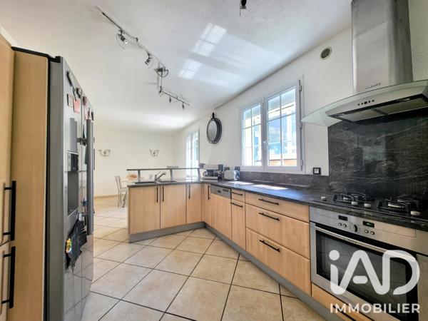 Maison à vendre 9 pièces 251 m² Seraincourt