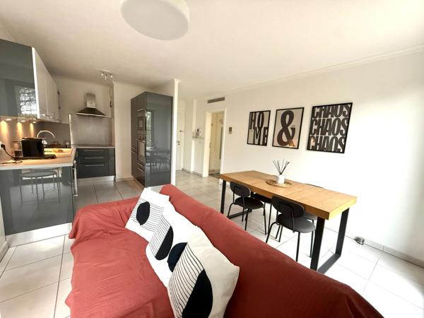 Appartement à vendre 2 pièces FREJUS (83) - 47 m² - Terrasse 25 m² - Garage en Sous-sol