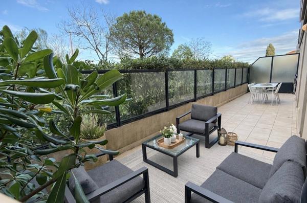 Appartement à vendre 2 pièces FREJUS (83) - 47 m² - Terrasse 25 m² - Garage en Sous-sol