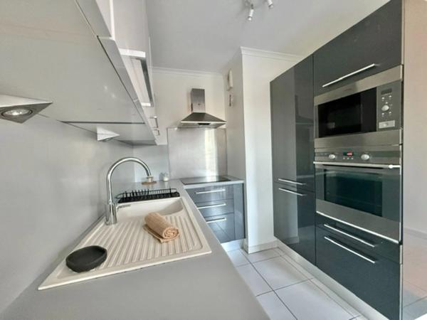 Appartement à vendre 2 pièces FREJUS (83) - 47 m² - Terrasse 25 m² - Garage en Sous-sol