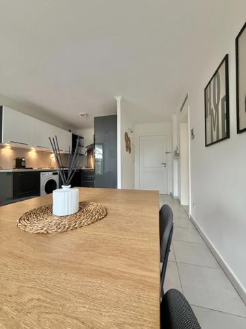 Appartement à vendre 2 pièces FREJUS (83) - 47 m² - Terrasse 25 m² - Garage en Sous-sol