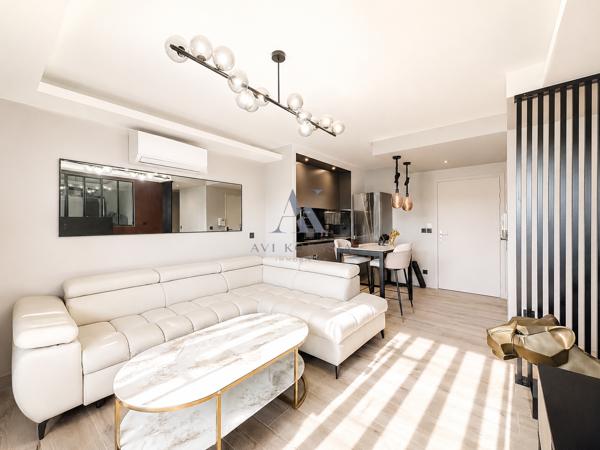 BRON – T2 40 m² rénové avec balcon et climatisation – Garage possible