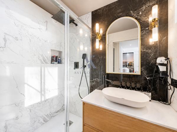 BRON – T2 40 m² rénové avec balcon et climatisation – Garage possible