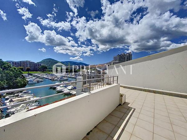 Exclusivité – Appartement 4 pièces toit terrasse dans résidence avec piscine, au coeur de la marina, MANDELIEU LA NAPOULE