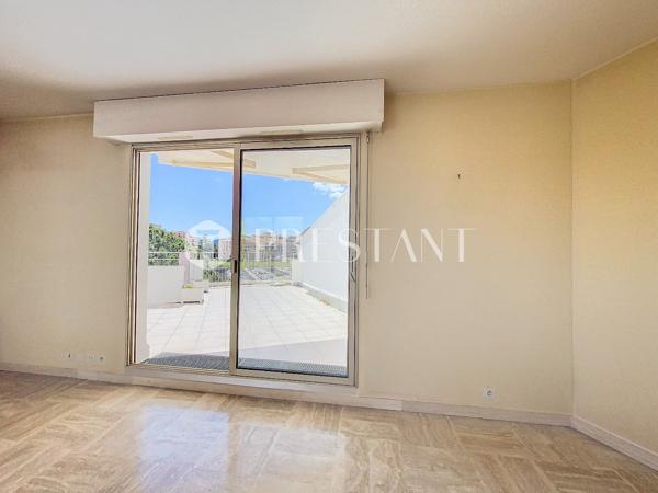 Exclusivité – Appartement 4 pièces toit terrasse dans résidence avec piscine, au coeur de la marina, MANDELIEU LA NAPOULE
