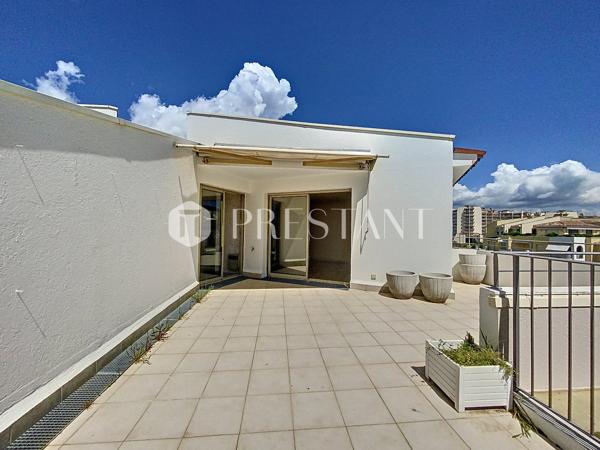 Exclusivité – Appartement 4 pièces toit terrasse dans résidence avec piscine, au coeur de la marina, MANDELIEU LA NAPOULE