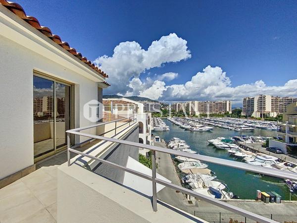 Exclusivité – Appartement 4 pièces toit terrasse dans résidence avec piscine, au coeur de la marina, MANDELIEU LA NAPOULE