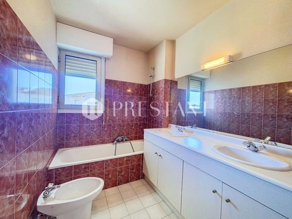 Exclusivité – Appartement 4 pièces toit terrasse dans résidence avec piscine, au coeur de la marina, MANDELIEU LA NAPOULE