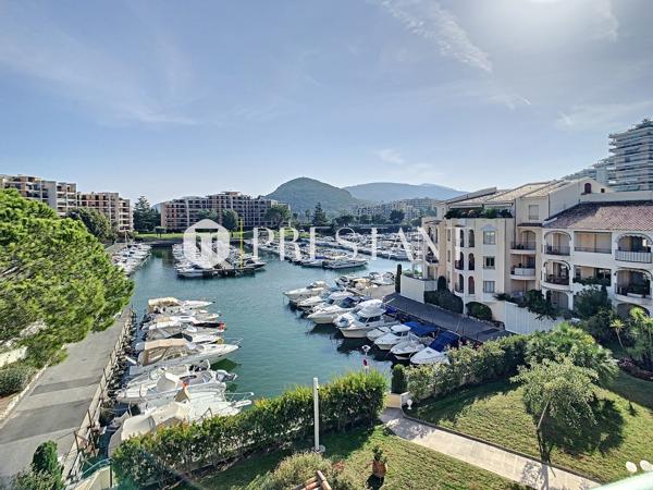 Exclusivité – Appartement 4 pièces toit terrasse dans résidence avec piscine, au coeur de la marina, MANDELIEU LA NAPOULE