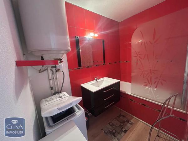 Appartement à louer 2 pièces 30.24m² Fréjus (83600)