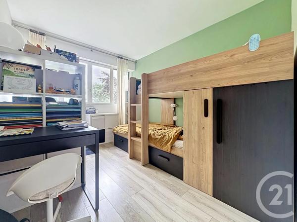 Appartement F3 à vendre  3 pièces - 64,86 m 2   LE CHESNAY  - 78