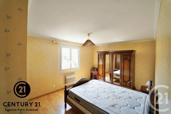 Maison à vendre  5 pièces - 114,93 m 2   BUSSY ST GEORGES  - 77