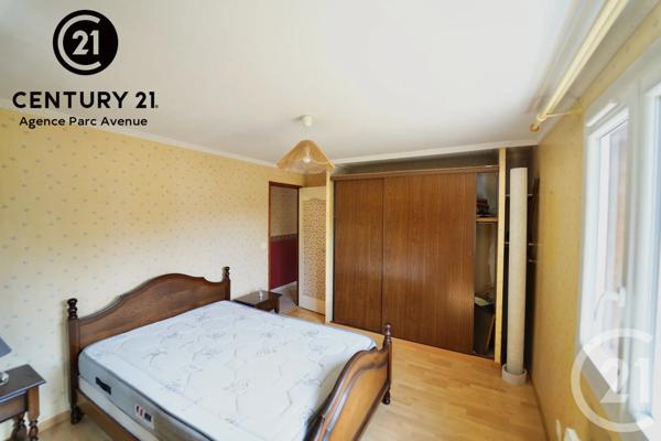 Maison à vendre  5 pièces - 114,93 m 2   BUSSY ST GEORGES  - 77