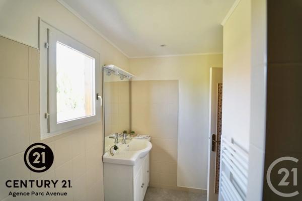 Maison à vendre  5 pièces - 114,93 m 2   BUSSY ST GEORGES  - 77