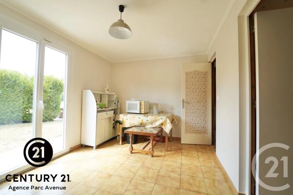 Maison à vendre  5 pièces - 114,93 m 2   BUSSY ST GEORGES  - 77