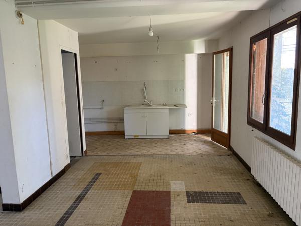 Maison avec 3 chambres, un bureau, un jardin et un garage