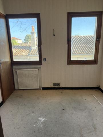 Maison avec 3 chambres, un bureau, un jardin et un garage