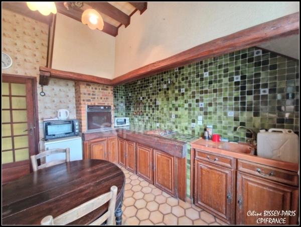 Maison 6 pièces, 6 Chambres, salon/salle à manger 72m2, 2 salles de bains, terrain 1247 M2 MALAY LE GRAND (89)