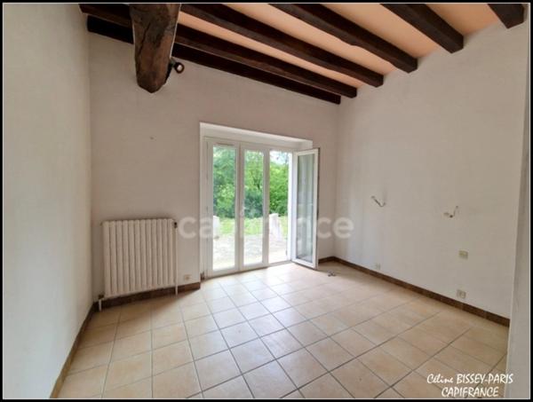 Maison 6 pièces, 6 Chambres, salon/salle à manger 72m2, 2 salles de bains, terrain 1247 M2 MALAY LE GRAND (89)