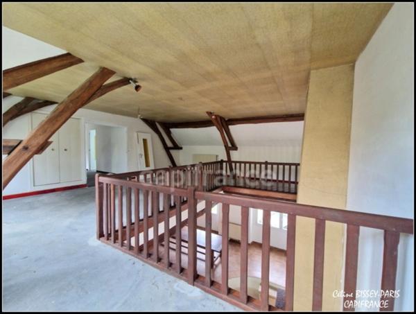 Maison 6 pièces, 6 Chambres, salon/salle à manger 72m2, 2 salles de bains, terrain 1247 M2 MALAY LE GRAND (89)