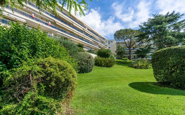 Appartement à louer    1 pièce • 30,20 m2 Mandelieu-la-Napoule