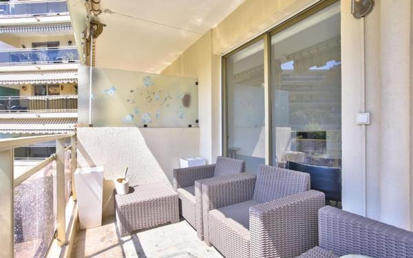 Appartement à louer    1 pièce • 30,20 m2 Mandelieu-la-Napoule