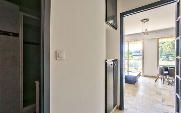 Appartement à louer    1 pièce • 30,20 m2 Mandelieu-la-Napoule