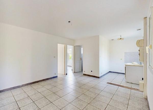 Maison à vendre    3 pièces •  Vallon-Pont-d'Arc