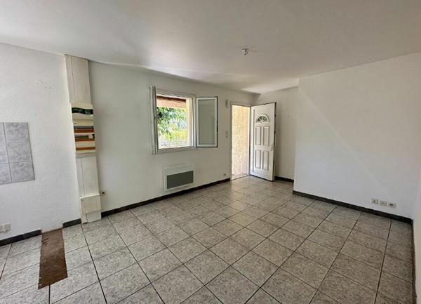 Maison à vendre    3 pièces •  Vallon-Pont-d'Arc