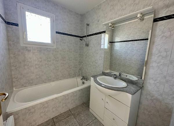 Maison à vendre    3 pièces •  Vallon-Pont-d'Arc