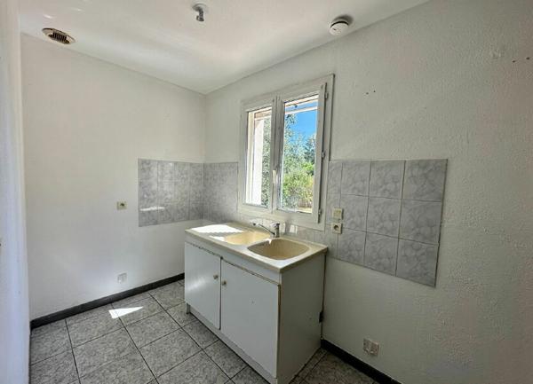 Maison à vendre    3 pièces •  Vallon-Pont-d'Arc