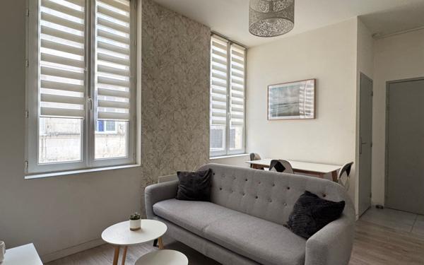 Appartement à louer    3 pièces •  Rochefort