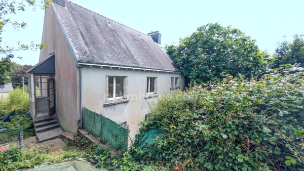 Immeuble à vendre QUIMPER (29) avec jardin et garages