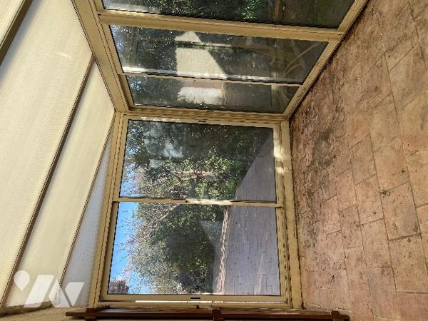 Maison 102 m² Séjour cheminée, cuisine, véranda, 3 chambres, salle d’eau.Jardin 680 m² garage forage