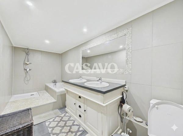 Vente Appartement 5 pièces de 111m² - 75003 Paris