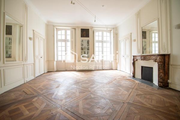 Bureau d'Exception 200 m2 8 pièces