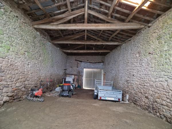 GRANGE CAMPAGNE SUR 2300 M2 DE TERRAIN