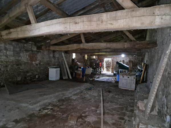 GRANGE CAMPAGNE SUR 2300 M2 DE TERRAIN