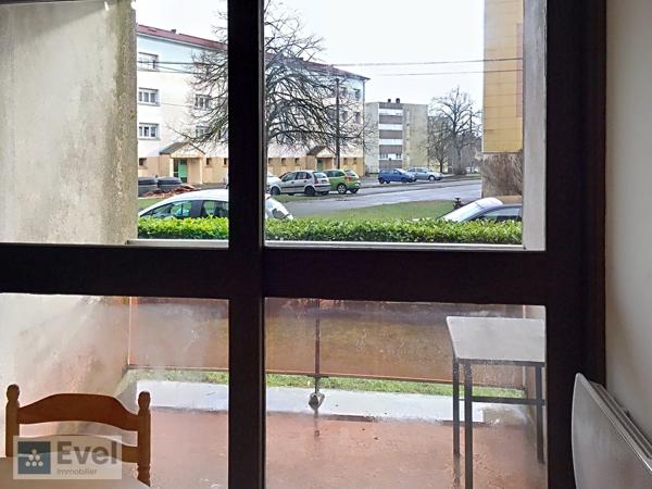 LOCATION LONGWY-HAUT : STUDIO MEUBLE AVEC BALCON + CAVE