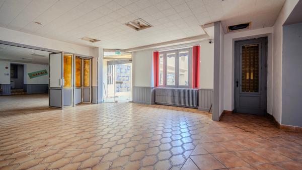 Immeuble ancien hôtel 600 m² + terrain à bâtir 1 909 m² – potentiel division – Denguin