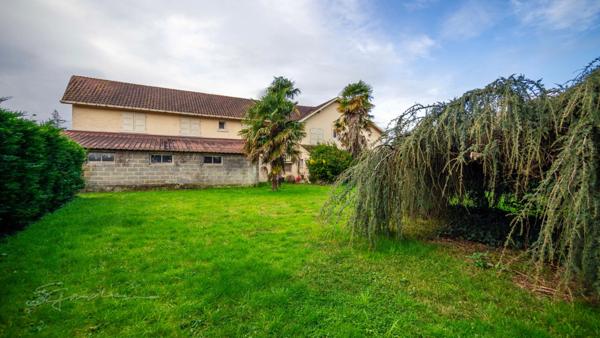 Immeuble ancien hôtel 600 m² + terrain à bâtir 1 909 m² – potentiel division – Denguin