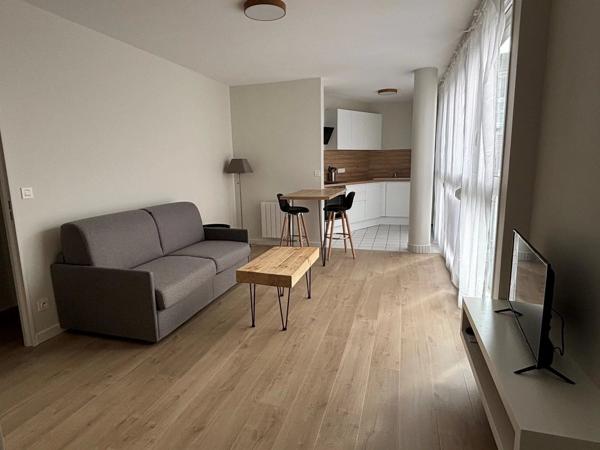 Location                                                      Appartement
                        
                     1 pièces                      32 m2                     à Chartres