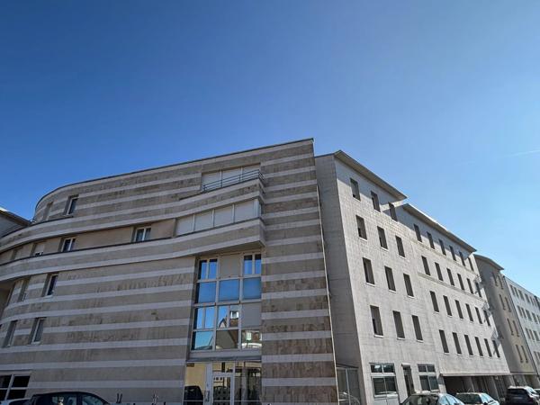 Location                                                      Appartement
                        
                     1 pièces                      32 m2                     à Chartres