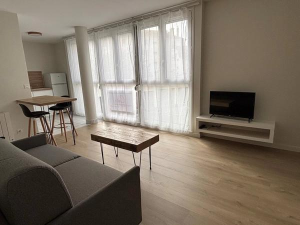 Location                                                      Appartement
                        
                     1 pièces                      32 m2                     à Chartres
