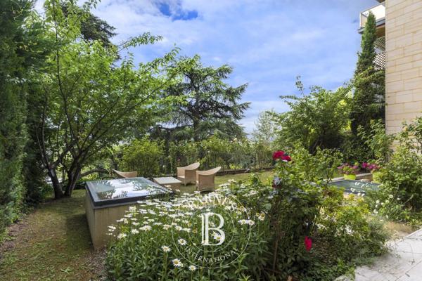 Saint-Cloud, Appartement 5 Chambres -  283 m² à vendre