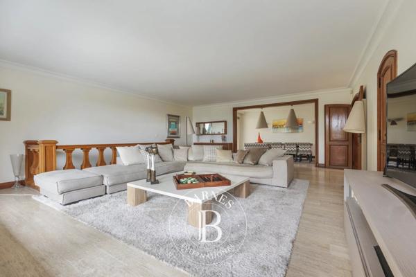 Saint-Cloud, Appartement 5 Chambres -  283 m² à vendre